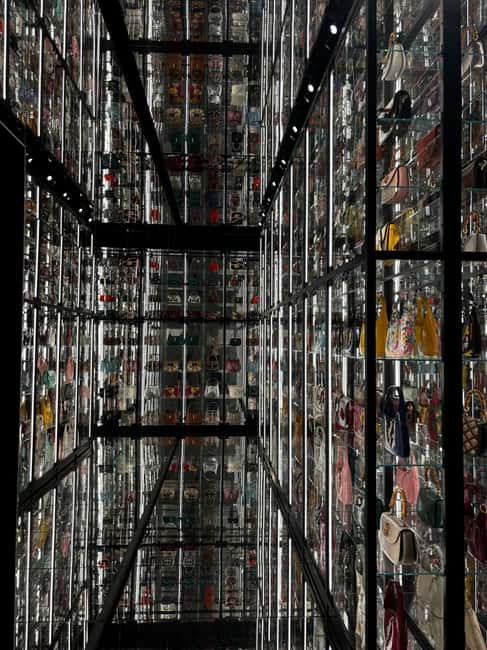 Florence: Moda & Fashion Luxury Tour with Local Guide Expert - Discovering Florentine Artisans and Luxury Workshops