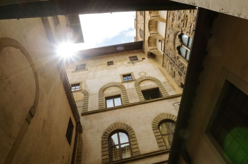 Florence: Palazzo Vecchio Entrance Ticket & Audioguide - Navigating the Palace with Multimedia and Audio Guides