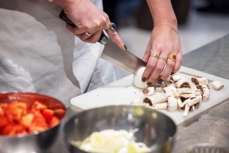 Florence: Pasta and Dessert Cooking Class with Drinks - The Experience of a Multilingual Chef