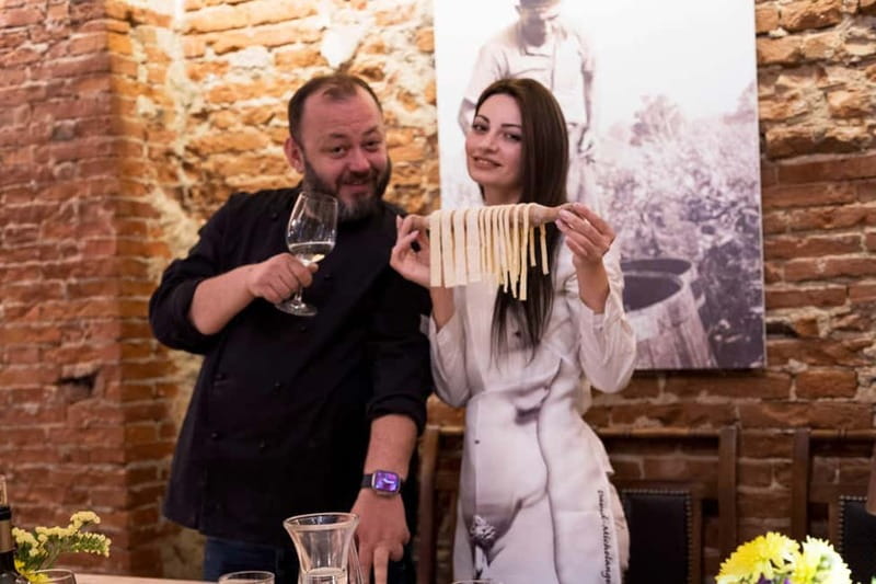 Florence: Pasta Class with Unlimited Wine for Couples only - Hands-On Pasta Making Without Machines