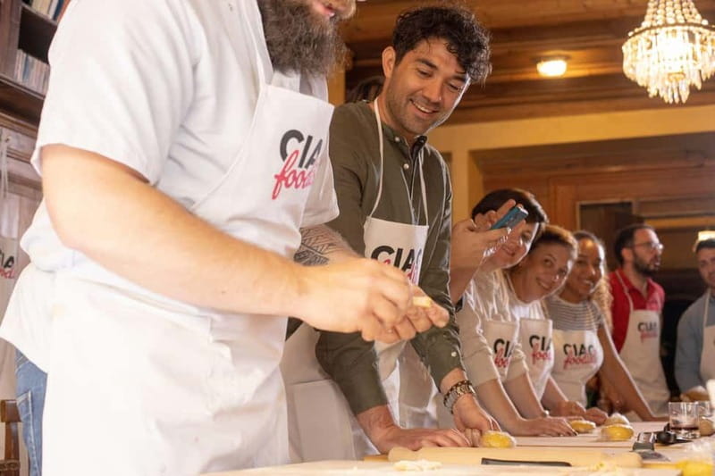 Florence: Pasta & Tiramisu Class with Unlimited Wine - Practical Details and Group Size