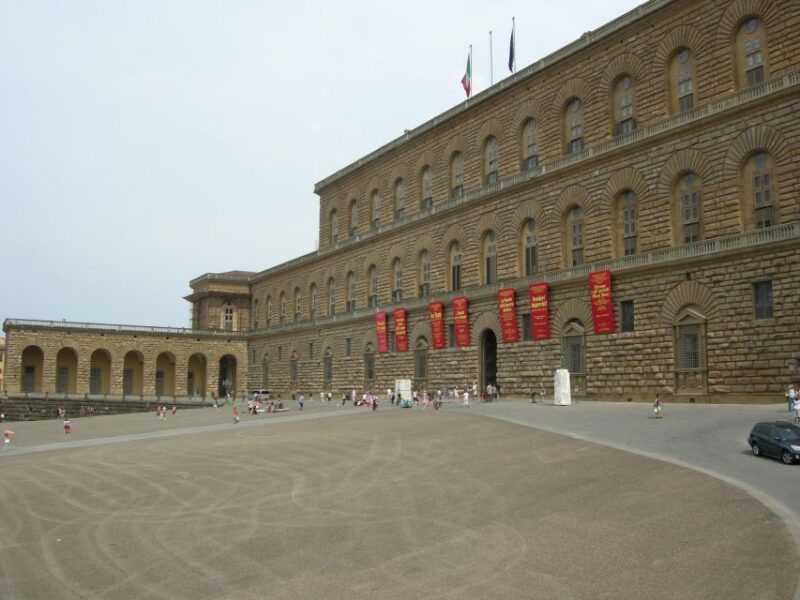 Florence: Pitti Palace Small Group Tour - The Guide: Knowledgeable and Engaging