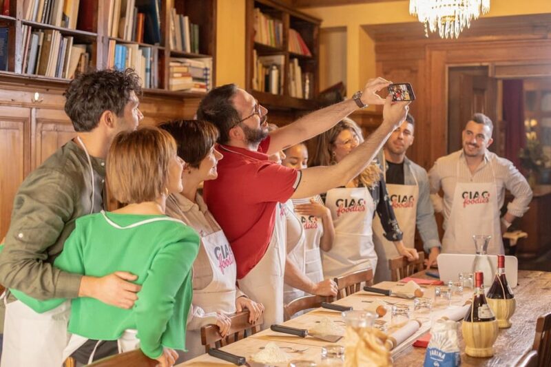 Florence: Pizza and Gelato Experience with Unlimited Wine - Making Authentic Italian Gelato in Florence