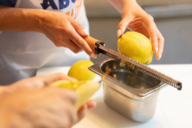 Florence Pizza or Pasta Class with Gelato Making at a Tuscan Farm - Why This Tour Stands Out