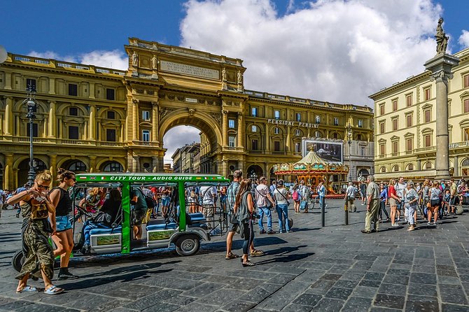 Florence Private Tour from Livorno Port 8 hours - Exploring Florence’s Main Squares: Piazza della Repubblica and Piazza Santa Croce