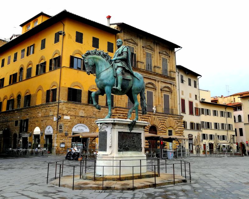 Florence: Private Walking Tour with a Local Guide - Discover the Iconic Ponte Vecchio and Pitti Palace