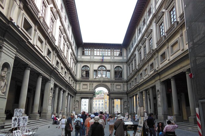 Florence Renaissance and Medieval: Day Trip from Milano by High-Speed Train - Visiting the Iconic Palazzo Vecchio