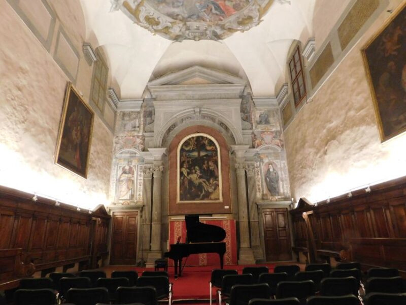 Florence: Santa Monaca Church Italian Opera Concert Ticket - The Atmosphere: A Romantic and Cultural Night Out