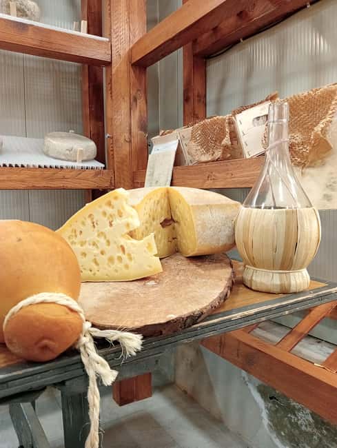 Florence: Secret of Wine and Cheese in a Winery - Tasting 10 Tuscany Organic Wines and 10 Italian Cheeses