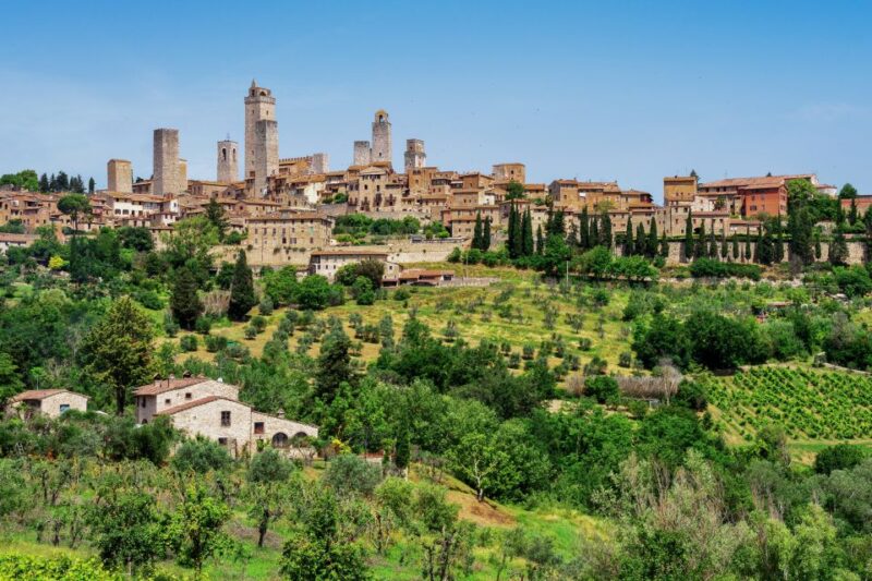 Florence: Siena San Gimignano Private Day Tour by Deluxe Car - Exploring Monteriggioni: A Medieval Walled Town