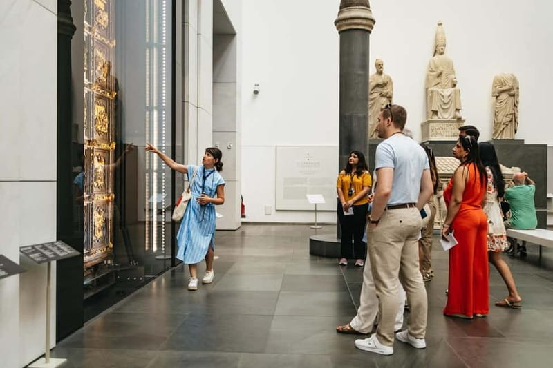 Florence: Skip-the-Line Duomo, Baptistery, Giotto Bell Tower - Strolling Through Piazza del Duomo and Surrounding Landmarks