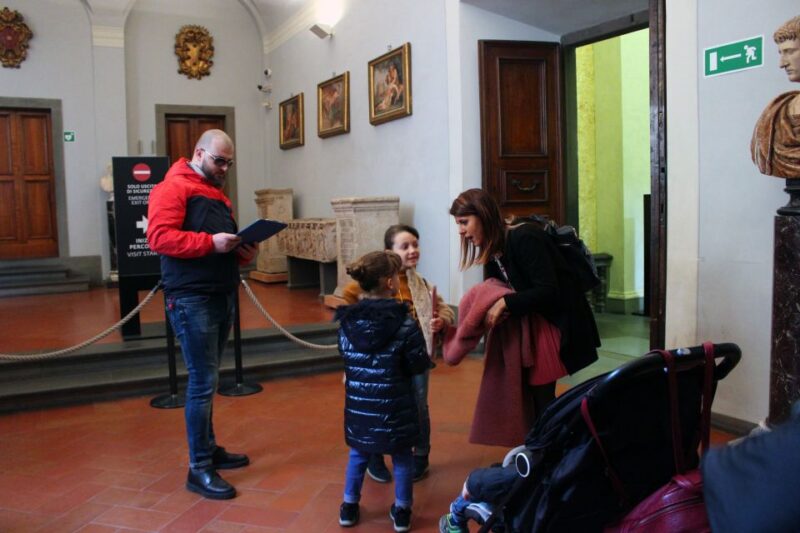 Florence: Skip-the-Line Uffizi Museum Tour Kids & Families - How the Guide Enhances the Family Experience