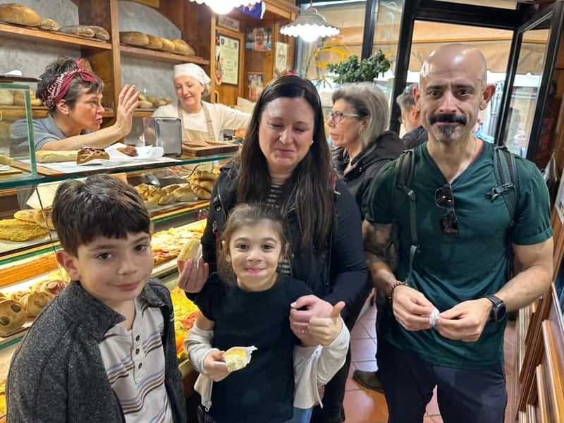 Florence: Street Food Tour with Wine & Local Guide - Exploring Florence’s Major Landmarks