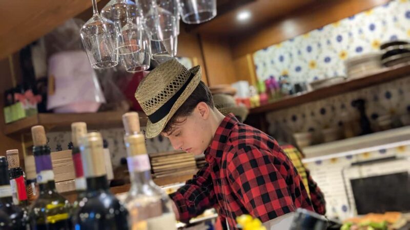 Florence Street Food Walking Tour with Wine in Duomo Area - Sampling Traditional Florentine Street Food