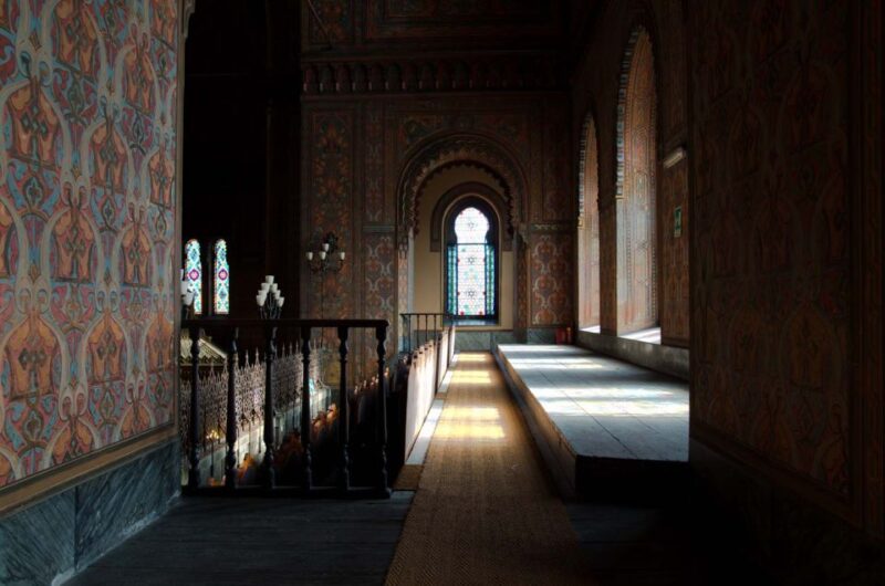 Florence: Synagogue and Jewish Museum Entry Ticket - Inside the Jewish Museum and Ceremonial Art Collection