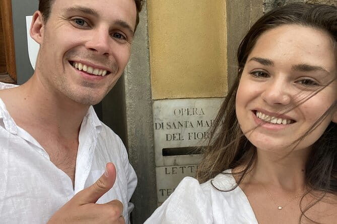 Florence Time Travel Quest: Michelangelos Secret Trail - Starting Point at Piazza Santo Spirito