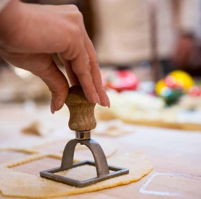 Florence: Tiramisu & Pasta Making Class with Unlimited Wine - Why This Tour Stands Out