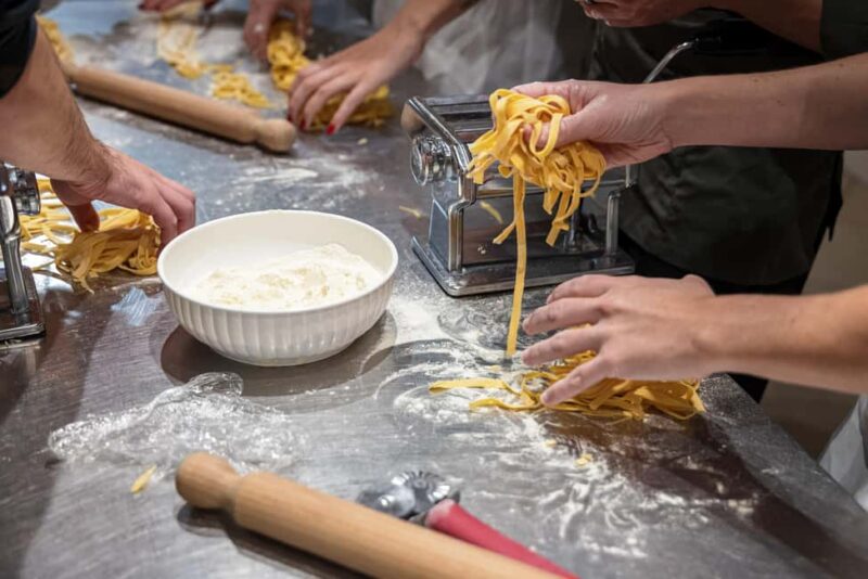 Florence: Tuscan Cooking Course with Dinner - Meeting Point and Accessibility Details