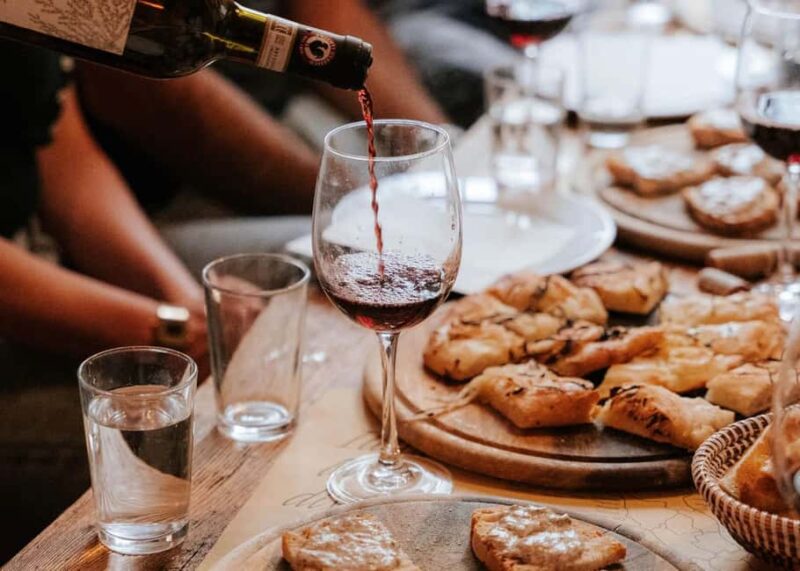 Florence: Tuscan dinner & Three Tenors concert near Uffizi - Locations and Venues: Historic Settings with Modern Excellence