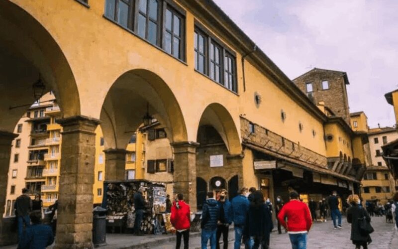 Florence: Uffizi Gallery and Vasari Corridor Private Tour - Practical Details: Meeting Point, Accessibility, and Group Size