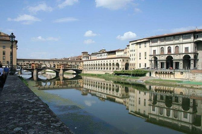 FLORENCE: Uffizi Gallery + Palazzo Vecchio monolingual Guided Tour - Small Group - Key Points