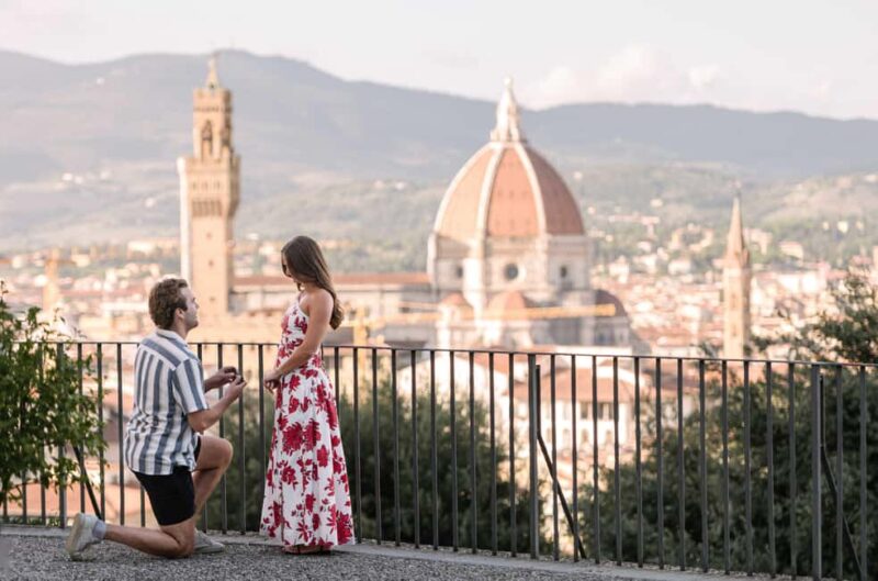 Florence&Tuscany: Private Photoshoot with a Professional - Capture Your Tuscan Story with a Skilled Photographer