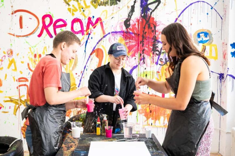 Fluid Art Private Experience in LA - Key Points