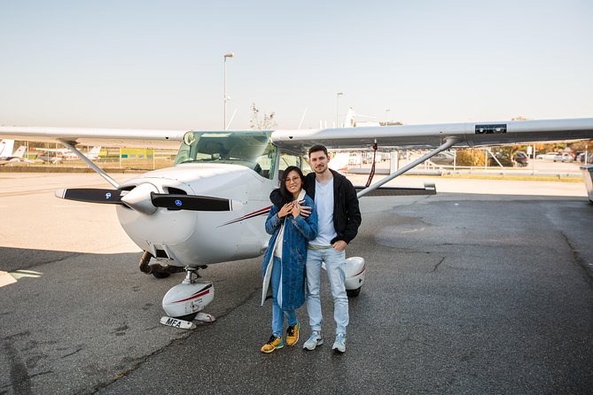 Fly above Lyon in a private plane - Customizing your flight route with your pilot