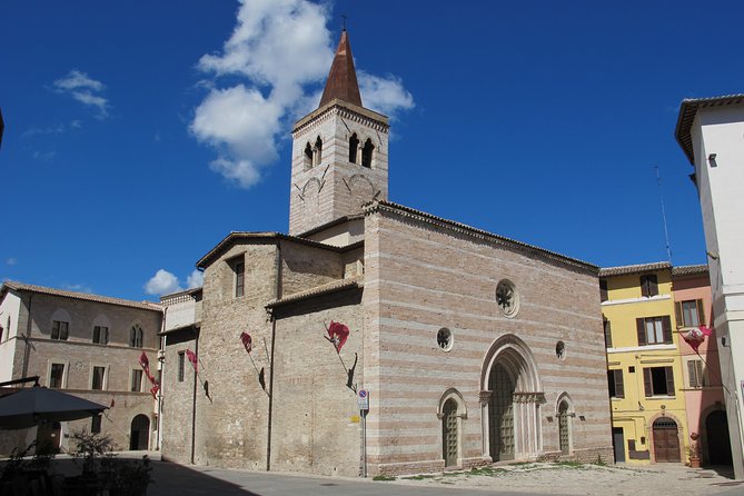 Foligno and the frescoes of Palazzo Trinci, a masterpiece of the Middle Ages  Private Tour - Expert Guidance and Insightful Commentary