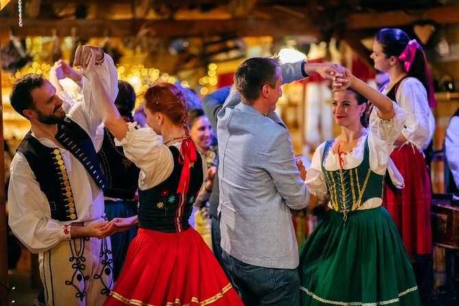 Folklore Dinner with Unlimited Drinks 4course Menu - Enjoy a Traditional Czech Feast with Unlimited Drinks in Prague