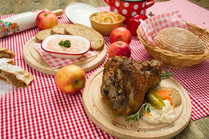 Folklore Dinner with Unlimited Drinks 4course Menu - The Traditional Czech Music and Dance Performance