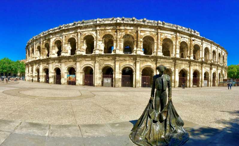 Follow the Roman aqueduct (Nîmes Uzès Pont du Gard) - Discover Roman Monuments and Medieval Streets in South France