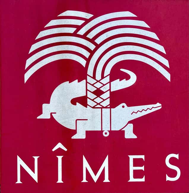 Follow the Roman aqueduct (Nîmes Uzès Pont du Gard) - Strolling in the Medieval Town of Uzès