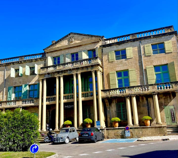 Follow the Roman aqueduct (Nîmes Uzès Pont du Gard) - The Balance of History and Leisure