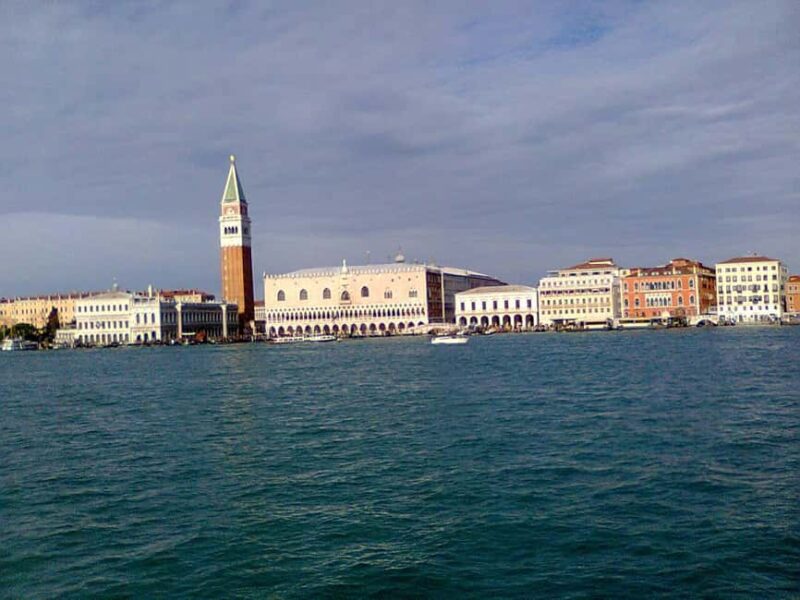 Fom Treporti: Murano, Burano, and Venice Motorboat Trip - Burano’s Colorful Streets and Free Walk