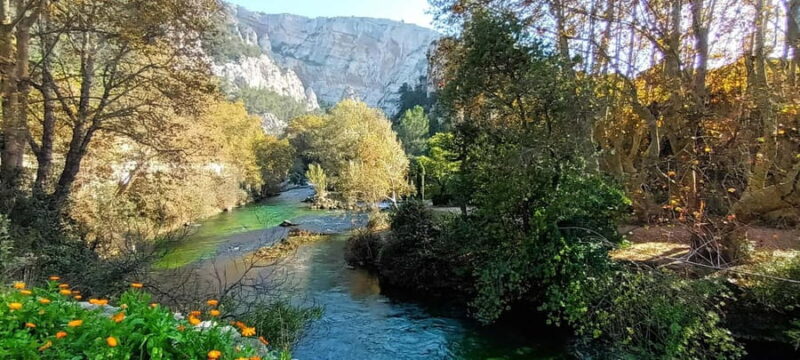 Fontaine De Vaucluse and Isle Sur La Sorgue by electric bike - The Route and Pacing: From Village Streets to Countryside