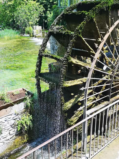Fontaine-de-Vaucluse: Guided tour, the Mysteries of the Gouffre Open to all - The Tour Starts at 44 Rte de Cavaillon for a Full Guided Walk