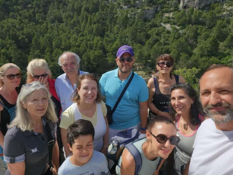 Fontaine-de-Vaucluse: Guided tour, the Mysteries of the Gouffre Open to all - The Scenic Walk Through Fontaine-de-Vaucluse
