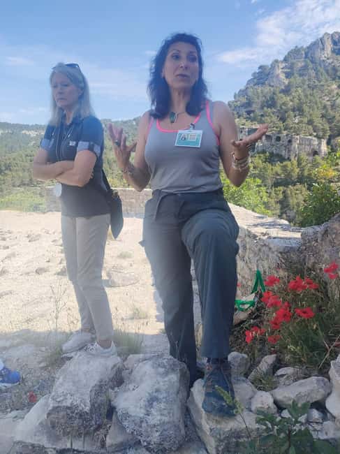 Fontaine-de-Vaucluse: Guided tour, the Mysteries of the Gouffre Open to all - Practical Details and Accessibility