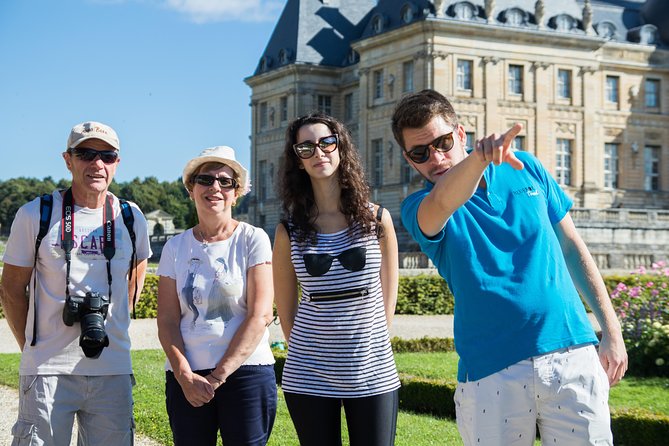Fontainebleau and Vaux-Le-Vicomte Castle Small-Group Day Trip From Paris - Practical Details: Meeting Point and Tour Logistics