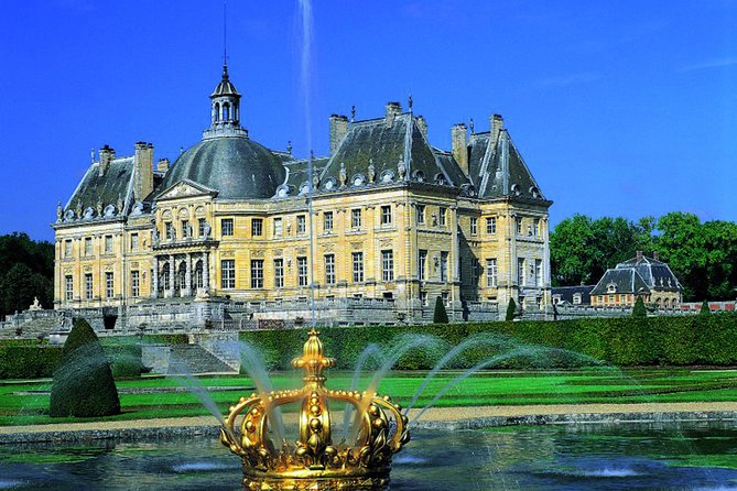 Fontainebleau and Vaux le Vicomte Chateaux Day Trip from Paris - The Tour’s Organization and Guide Features
