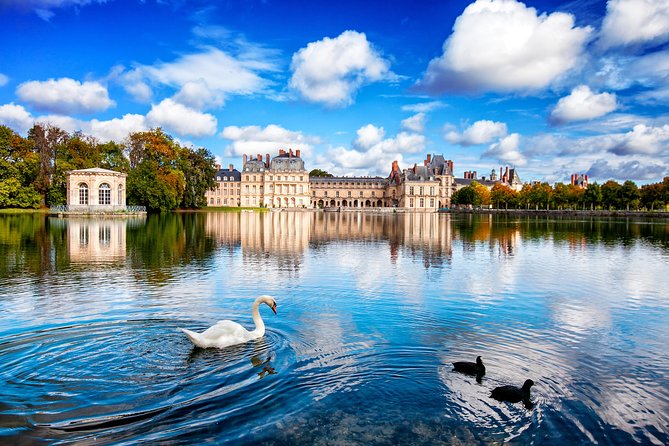 Fontainebleau and Vaux Le Vicomte Private Day Tour from Paris - Exploring Fontainebleau Castle in Detail