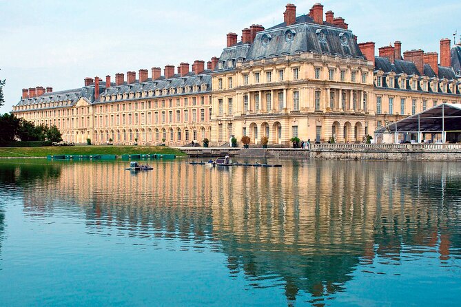Fontainebleau Day Trip from Paris with a Local: Private & Personalized - Discovering Fontainebleau Town and Its Local Flavor