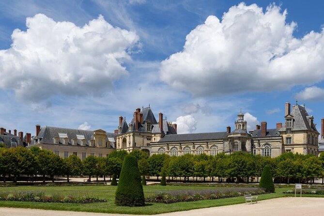Fontainebleau Palace : Private Guided Tour - Discover Fontainebleau Palace with an Expert Guide