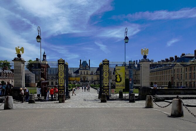 Fontainebleau, Versailles, Trianon Small group from Paris - Exploring the Gardens and the Grand Trianon