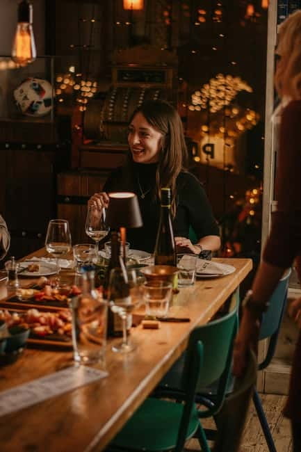 Food and Wine Tasting in Budapest by the Basilica - Food and Dips Paired with Hungarian Wines