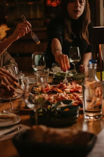 Food and Wine Tasting in Budapest by the Basilica - The Setting: Stunning Views and Elegant Atmosphere