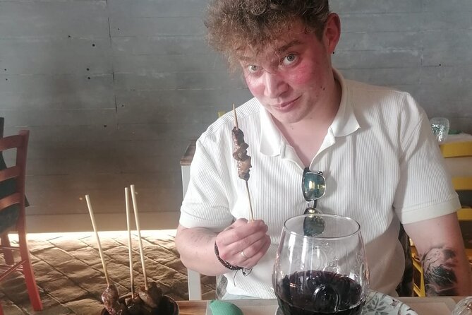 Food and wine tour of Pescara Vecchia on foot - The Experience of the Guide and Tour Pacing