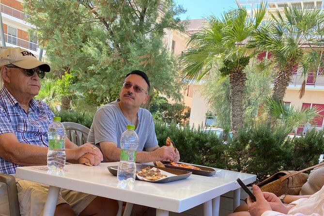 Food and Wine Walking Tour of Pescara with 5 Tastings - Practical Details: Meeting Point, Group Size, and Booking