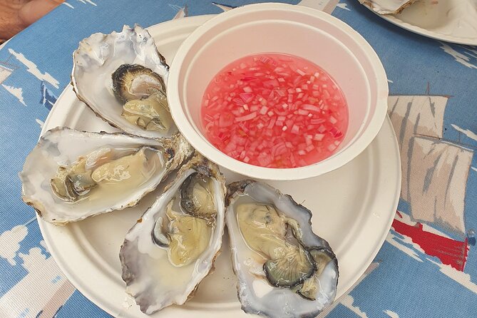 Food & drink walking tour in South East London. Bermondsey - Borough Market. - The Electric Atmosphere of Borough Market